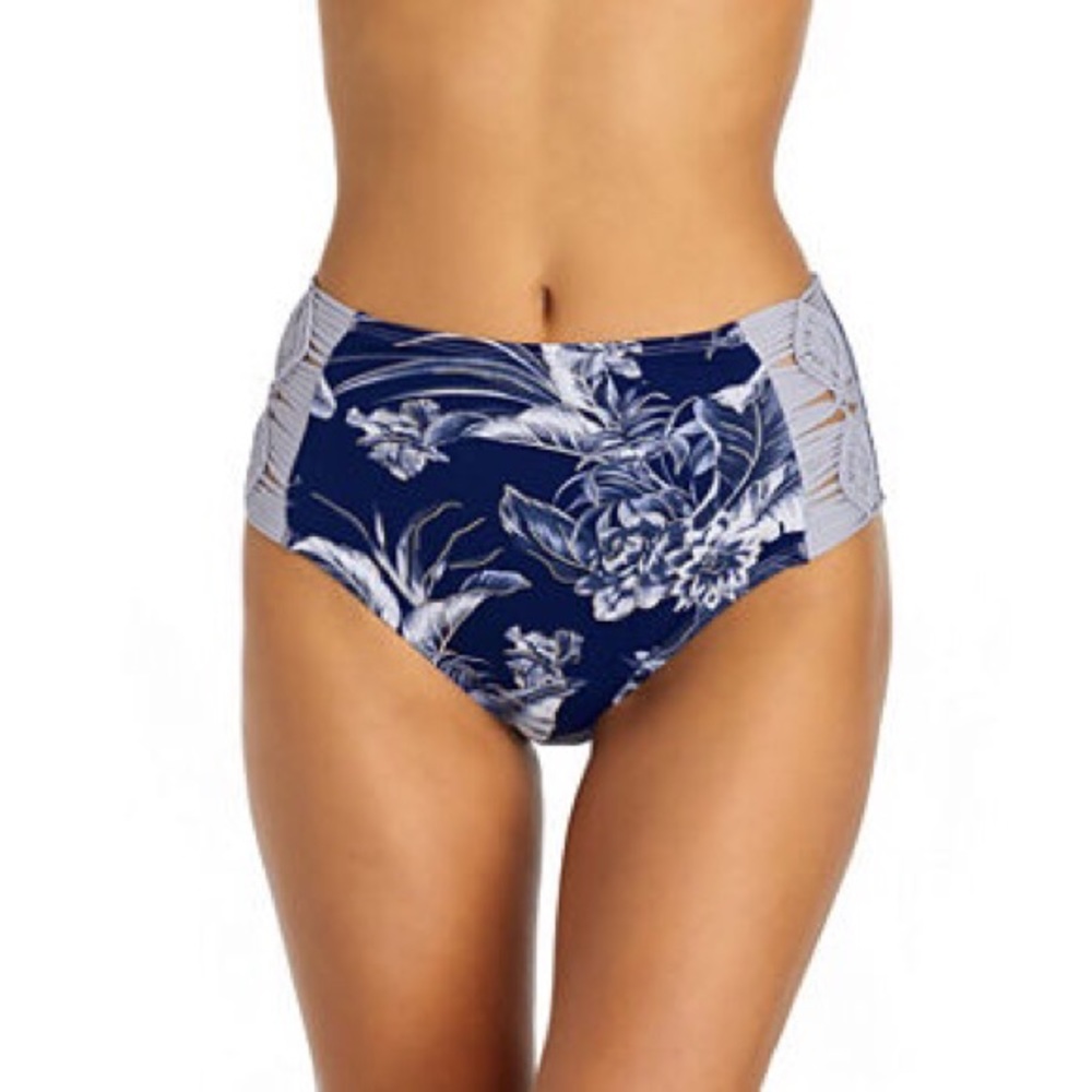 Strappy cutout swim bottoms - Picture 10 of 12